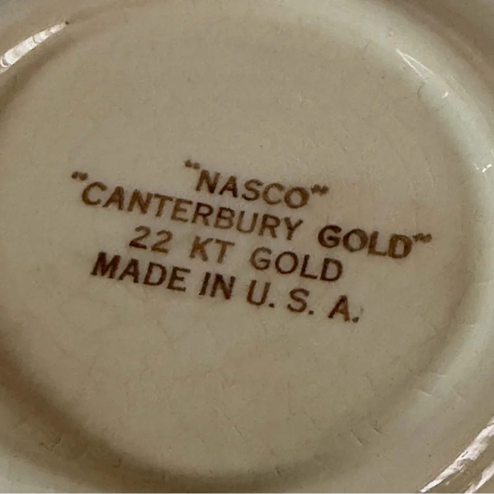 Nasco Canterbury Gold vintage 1930s serving bowl with 22K gold details